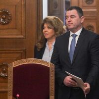 Консултациите продължават: Президентът се среща са ДПС-НН, БСП и ИТН