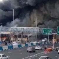 Голям пожар пламна на пазар в Техеран (ВИДЕО)