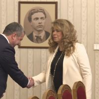 От „БСП – Обединена левица“ пристигнаха при Илияна Йотова