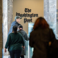 Стотици протестираха срещу масовите съкращения в Washington post