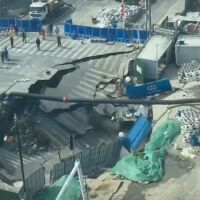 Земята се отвори и „погълна“ път в Шанхай (ВИДЕО)