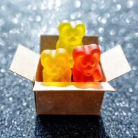 Стюардеси влязоха в болница, след като пътник им подари желирани мечета с дрога