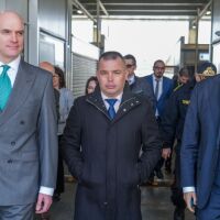 МВР: Даниел Митов посети ГКП "Калотина" с британския посланик