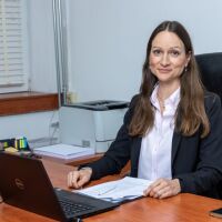 Коя е Ирина Щонова - новият министър на икономиката и индустрията в служебния кабинет на Андрей Гюров?