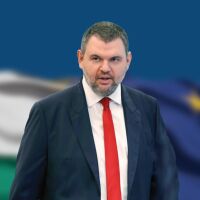 Делян Пеевски: Няма да станем на крака пред тези, които посегнаха на децата на България