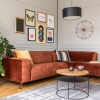 Как да постигнем съвременна визия на дневната с ъглова мека мебел?