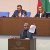 Високо напрежение в парламента заради Стоил Цицелков: От ИТН показаха една от присъдите. Атака дойде и от „Възраждане“