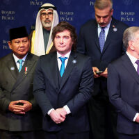 Президентът на Аржентина изпя хит на Елвис Пресли на Съвета за мир (ВИДЕО)