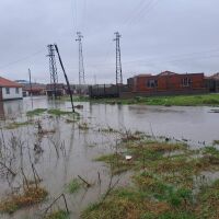На места реките в Хасковско остават критично високи, има залети дворове и стопански постройки (СНИМКИ)