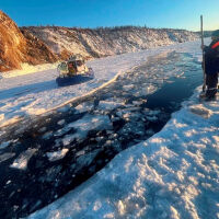 Водолази извадиха телата на 7 души от дъното на езерото Байкал