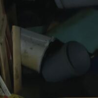 "От отчаяние звъннах на 112": Наводнен асансьор с фекални води превърна вход на блок в бункер (ВИДЕО)