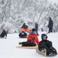 8000 отменени полета и затворени училища: Буря парализира пътуванията в САЩ