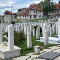 „Празнуваха с печено прасе и агне убийството на хора. Как може да се живее с това да си убил дете?“