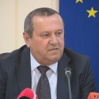 Свършва ли „глас срещу хляб“? Социалният министър срещу практиката помощи да бъдат ползвани като инструмент за влияние