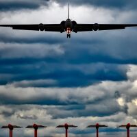 Американски военен самолет се удари в крайпътна бетонна бариера във Филипините