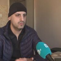 Млад мъж от Враца се нуждае от помощ, за да ходи без патерици