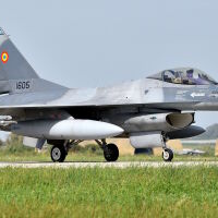 Румъния вдигна два изтребителя F-16 заради дрон във въздушното им пространство