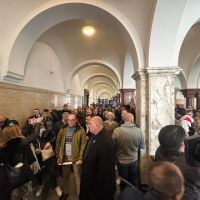 Протестиращи окупираха вратата н и.ф. главен прокурор Борислав Сарафов, стигна се до сблъсъци (ВИДЕО)