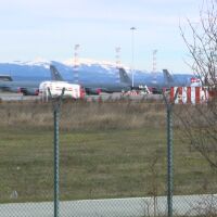 "Полицията да провери къде е Гюров": Скандал в парламента заради американските военни самолети на летище "Васил Левски"