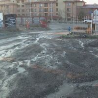 „Малко езеро“: Питейна вода тече повече от 10 дни по улица в Свети Влас 