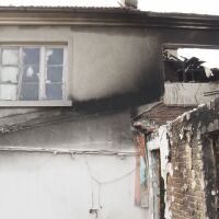 След като мъж и жена обгоряха при пожар в дома си в Сливенско: Призив за помощ за събиране на пари