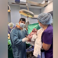 „Малък гигант“: Лекари от „Майчин дом“ изродиха бебе, което тежи близо 6 кг