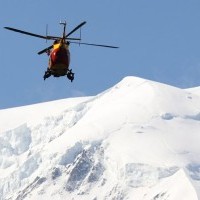 Тежко пострадал младеж е транспортиран до "Пирогов" с хеликоптер след инцидент с гумена шейна в Смолянско