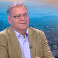 Кой е Юлиян Попов - новият министър на околната среда в служебния кабинет на Андрей Гюров?