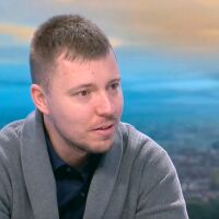 Вейпове, райски газ и пиратки: Опасностите за децата по празниците