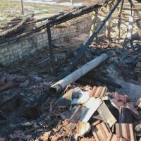 Младо семейство остана без дом: Пожар изпепели къщата им, докато очакват да се роди детето им