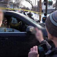 След стрелбата в Минеаполис, убила 37-годишна жена: Протести пред централата на имиграционните власти