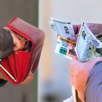 БНБ: От обращение вече са изтеглени 48% от левовете