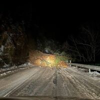 Паднала скална маса затвори пътя Девин – Смолян