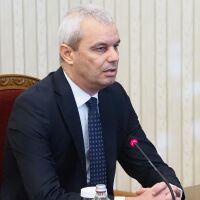 Костадин Костадинов очаква Андрей Гюров да бъде служебен премиер