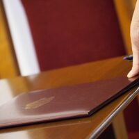 Президентът връчва втория мандат за нов кабинет в рамките на 51-вото НС