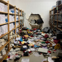 "Ще решим това": 230 следователи издирват обирджиите на 3250 сейфа на клиенти в спестовна банка (СНИМКИ)