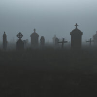 50-годишен открадна кола и потроши параклис в гробищния парк в Николаево