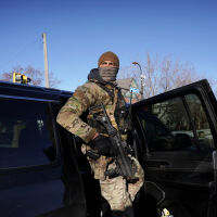 Пореден инцидент при акции на ICE в САЩ: Федерален агент простреля мъж в Минеаполис след гонка