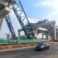 Втори строителен кран на една и съща фирма пада за два дни, нови две жертви (СНИМКИ)