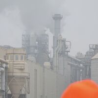 След намесата на РИОСВ: „Кроношпан” окончателно спира линията си за ПДЧ в неделя