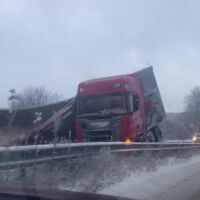  Катастрофа с тир блокира пътя за София между Мездра и Враца