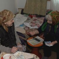 „Как ще е, то 50 лв. става 100 лв.“: Пенсионерките Пенка и Донка от с. Търнава си помагат с еврото