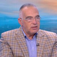 Антон Кутев: Долна пропаганда е, че Румен Радев е пропутински настроен