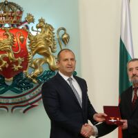 "Отиде си един от последните мохикани на високата мярка в литературата": Почина писателят Петър Велчев