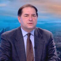 „Губи комфорта да пита, без да отговаря“: Какво следва за Радев след оставката