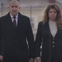 Илияна Йотова - първата жена президент на България. За 9 години доказа, че винаги е зад гърба на Радев