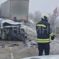 Тежка катастрофа с един загинал стана на околовръстния път на Враца (СНИМКИ)