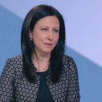 Цвета Рангелова: Грубо, грозно и нагло по тъмно се приеха текстове, които ще изложат на риск честността на вота