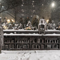 Извънредно положение в най-малко 18 щата в САЩ, рафтовете в супермаркетите се изпразват