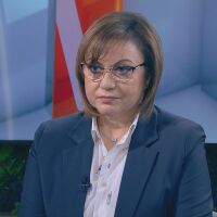 Нинова: 2020 г. беше моментът Румен Радев да се появи на политическата сцена, но тогава прибра юмрука  